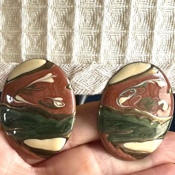 Vintage 80's Retro oval Painted Earrings - Picture 1 of 8